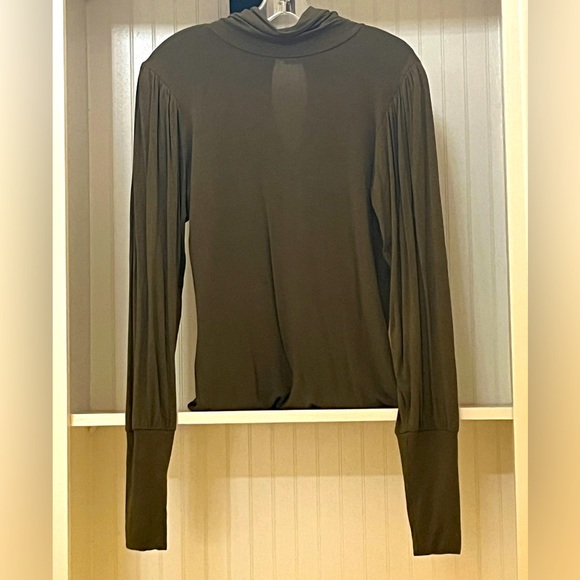 VENUS Turtleneck | Olive | M |Button Neck closure creates Beautiful Keyhole - Picture 6 of 12